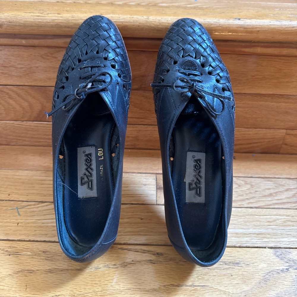 Women’s Leather Shoes Navy Size 8 Made In Brazil Laser Cut Beautiful Loafers EUC